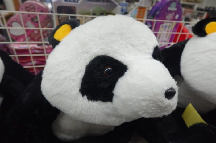 Kids Large Panda Bear Stuffed Animal Plush Toy - Image 4