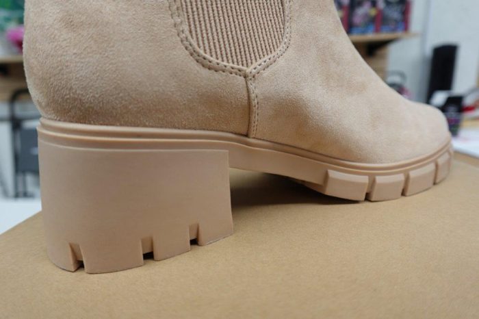 Women's Size 10 Nude Suede Chelsea Ankle Boots - Image 5