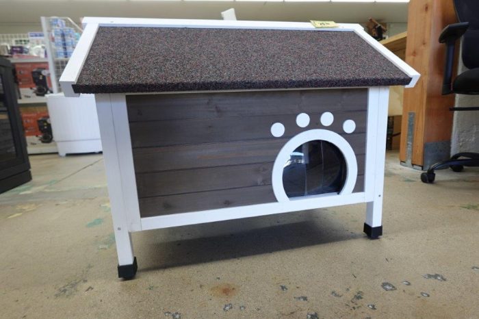 35" x 23" Outdoor Wooden Small Pet House - Image 4