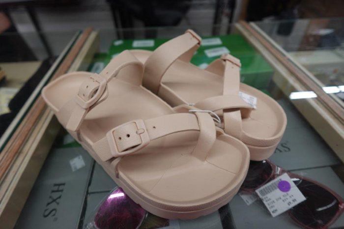 Women's Size 8 Platform Sandal Slides with Adjustable Buckle in Tan - Image 3