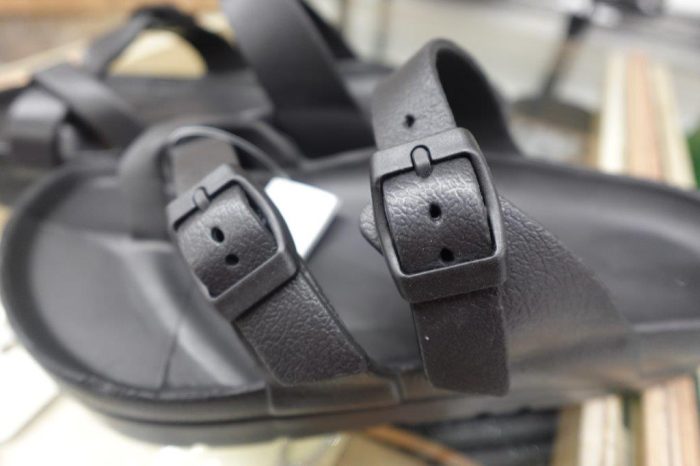 Women's Size 8 Platform Sandal Slides with Adjustable Buckle in Black - Image 4