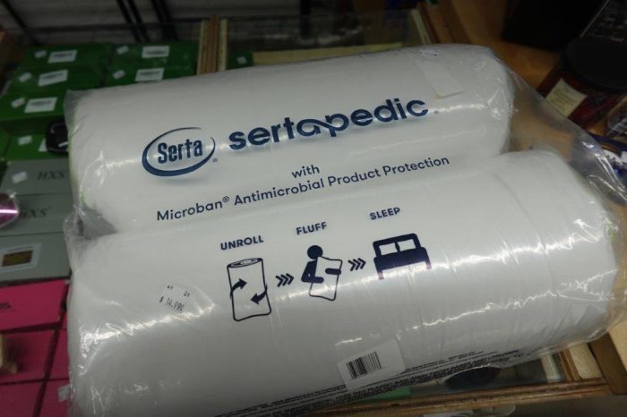 2 Pk Sertapedic Firm Bed Pillows - Image 2