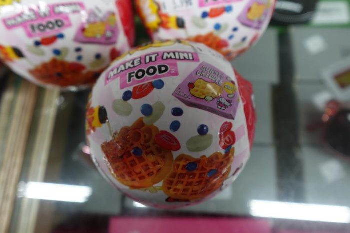 Mini Verse Hello Kitty Make It Mini Food Collectibles - Image 4