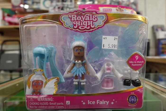 3" Roblox Royale High Ice Fairy Doll with Accessories - Image 3