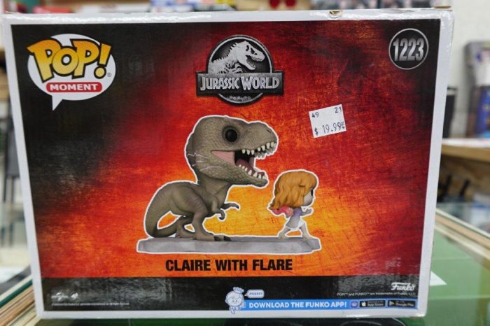 Funko Pop Jurassic World Claire with Flare Vinyl Figure - Image 4