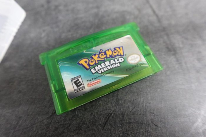 Pokemon Emerald Game Boy Advance Game Cartridge - Image 4