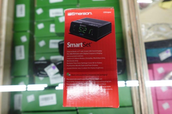 Emerson SmartSet AM / FM Dual Alarm Clock Radio - Image 5