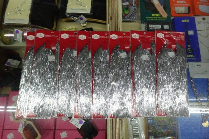 100 Ct Holiday Time Silver Tinsel Icicles - Image 2