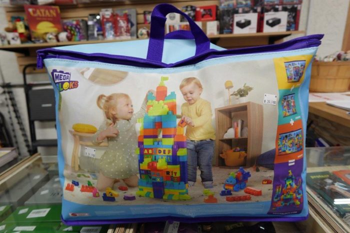 Kid's MEGA BLOKS Toy Blocks with Building Bag Storage - Image 4