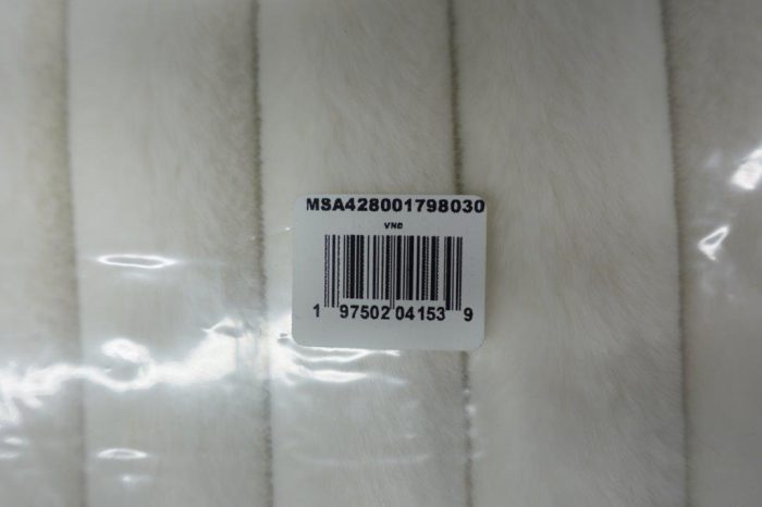 20 x 20 Mainstays Faux Fur Ribbed Pillow - Image 5