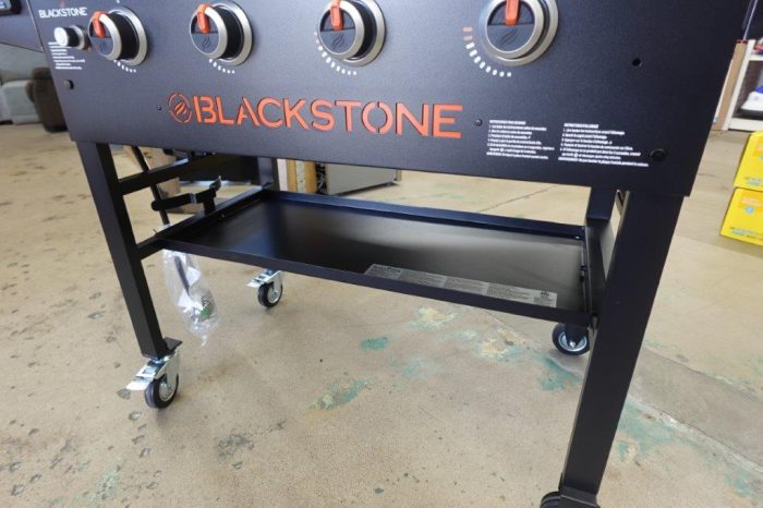 36" Blackstone 4-Burner Propane Griddle with Hard Cover - Image 8