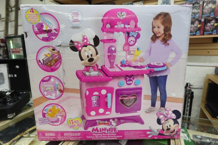 Kid's Disney Minnie Mouse Toy Kitchen Set - Image 3