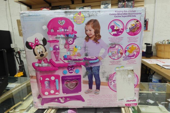 Kid's Disney Minnie Mouse Toy Kitchen Set - Image 4