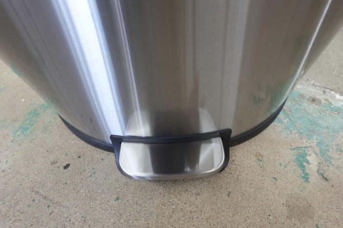 13.2 Gallon Stainless Steel Step On Trash Can - Image 5