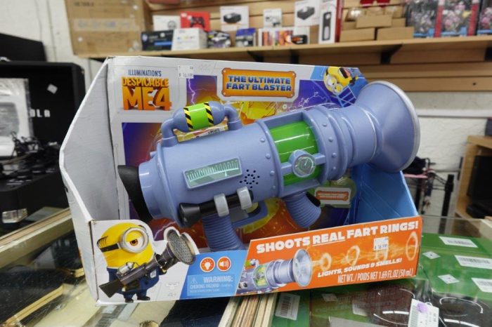 Despicable Me 4 The Ultimate Fart Blaster Toy Gun - Image 2