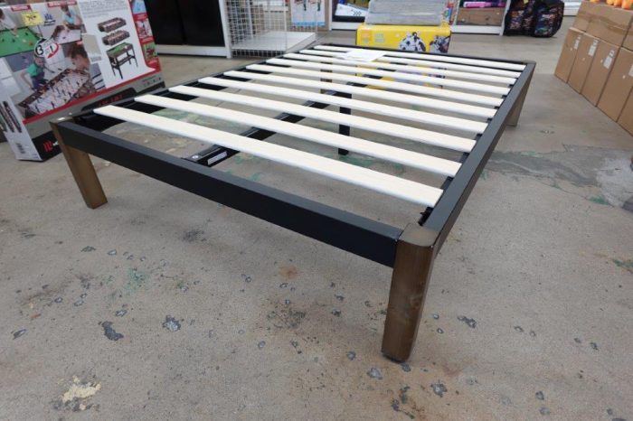 Full Size 14" Mainstays Metal Platform Bed Frame - Image 2