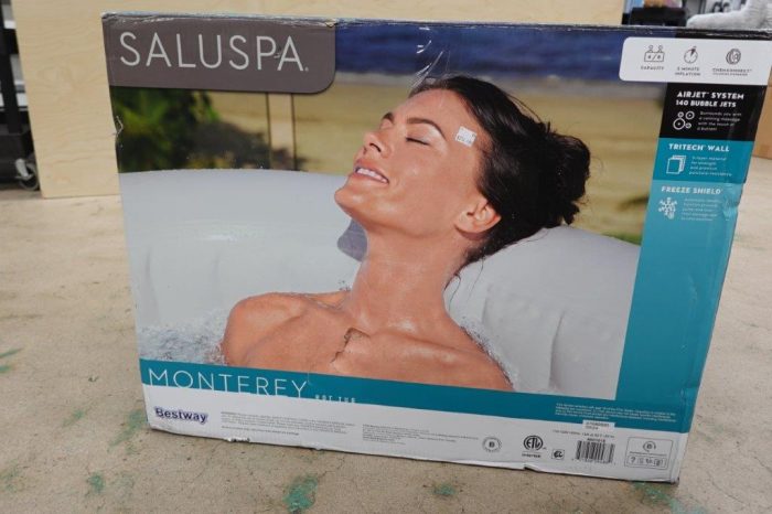 SaluSpa Monterey Outdoor Inflatable Square Hot Tub - Image 4