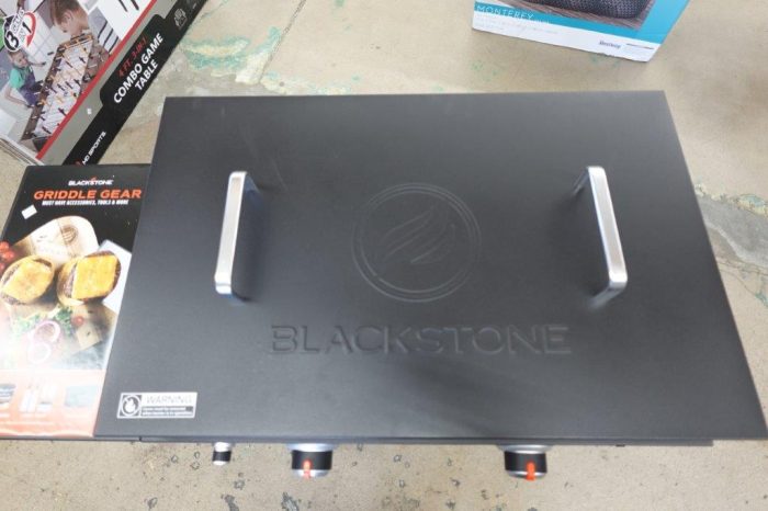 28" Blackstone 2-Burner Propane Griddle with Hard Cover - Image 10