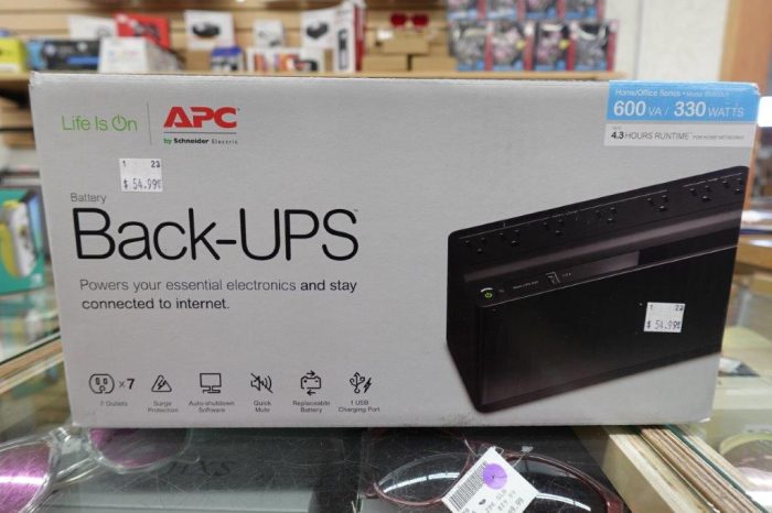 APC Battery Backup Power Supply & Surge Protector - Image 3