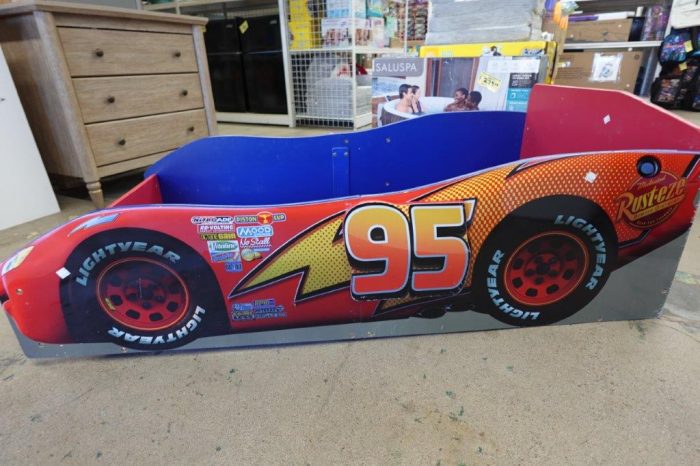 Toddler's Disney / Pixar Cars Wooden Bed Frame - Image 3