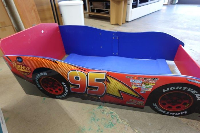 Toddler's Disney / Pixar Cars Wooden Bed Frame - Image 4