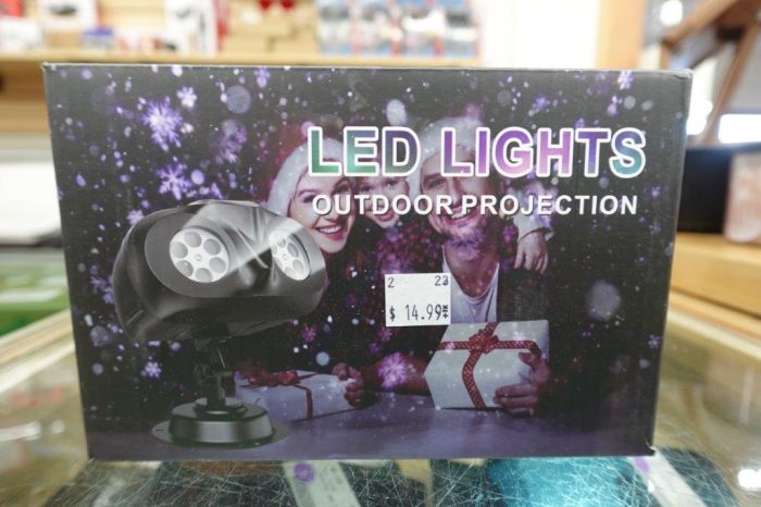 LED Outdoor Christmas Snowflake Projector - Image 3