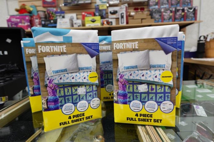 Kid's Fortnite 4-Piece Full Bed Sheet Set - Image 2