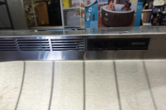 36" Broan Stainless Steel Under Cabinet Range Hood - Image 5