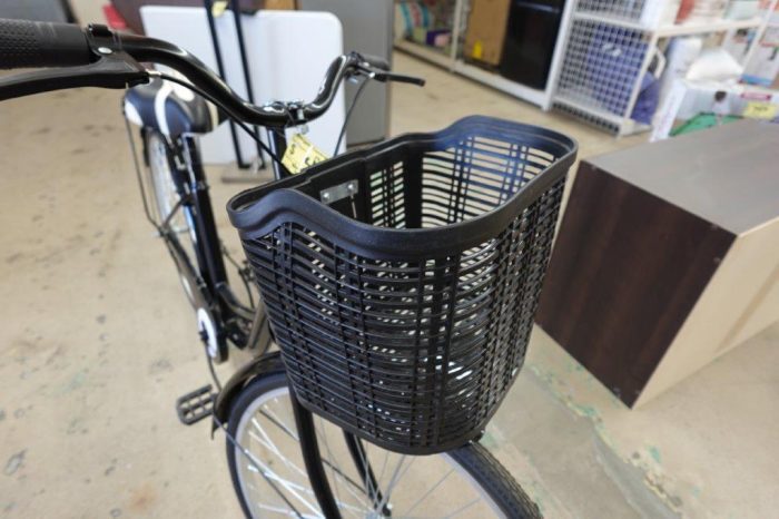 26" Steel Cruiser Bike with Basket - Image 5