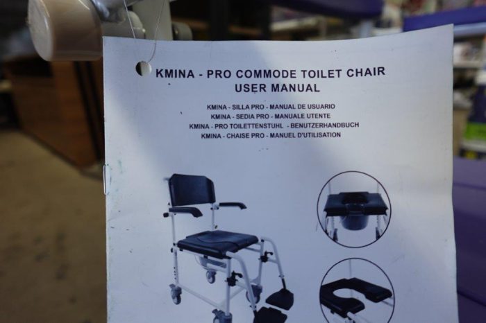 KMINA PRO Adjustable Shower Chair with Wheels - Image 9