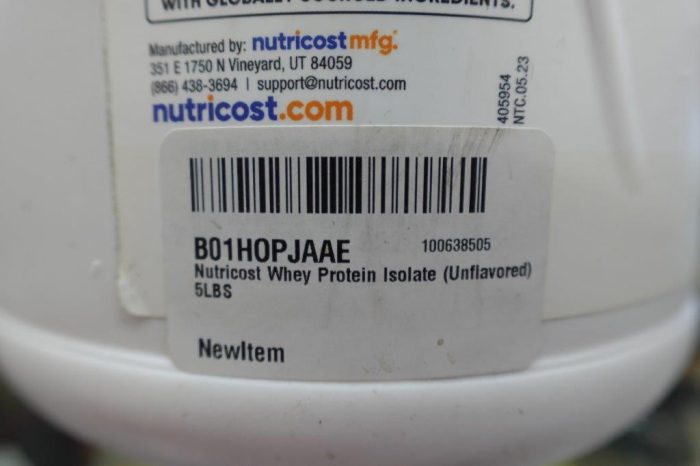 Nutricost Unflavored Whey Protein Isolate Powder - Image 6