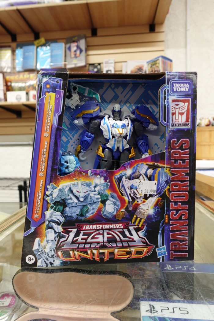 Transformers Legacy United Star Raider Toy Action Figure - Image 3