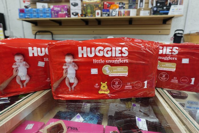 Size 1 Huggies Little Snugglers Baby Diapers 33 Count - Image 2