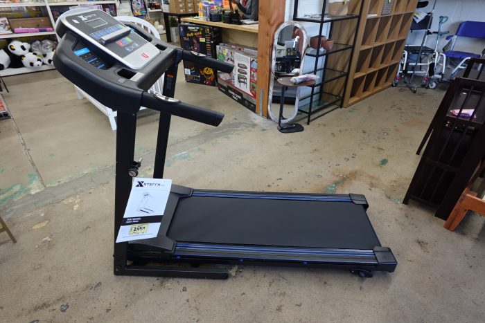 XTERRA Foldable Smart Treadmill with 12 Preset Programs - Image 3