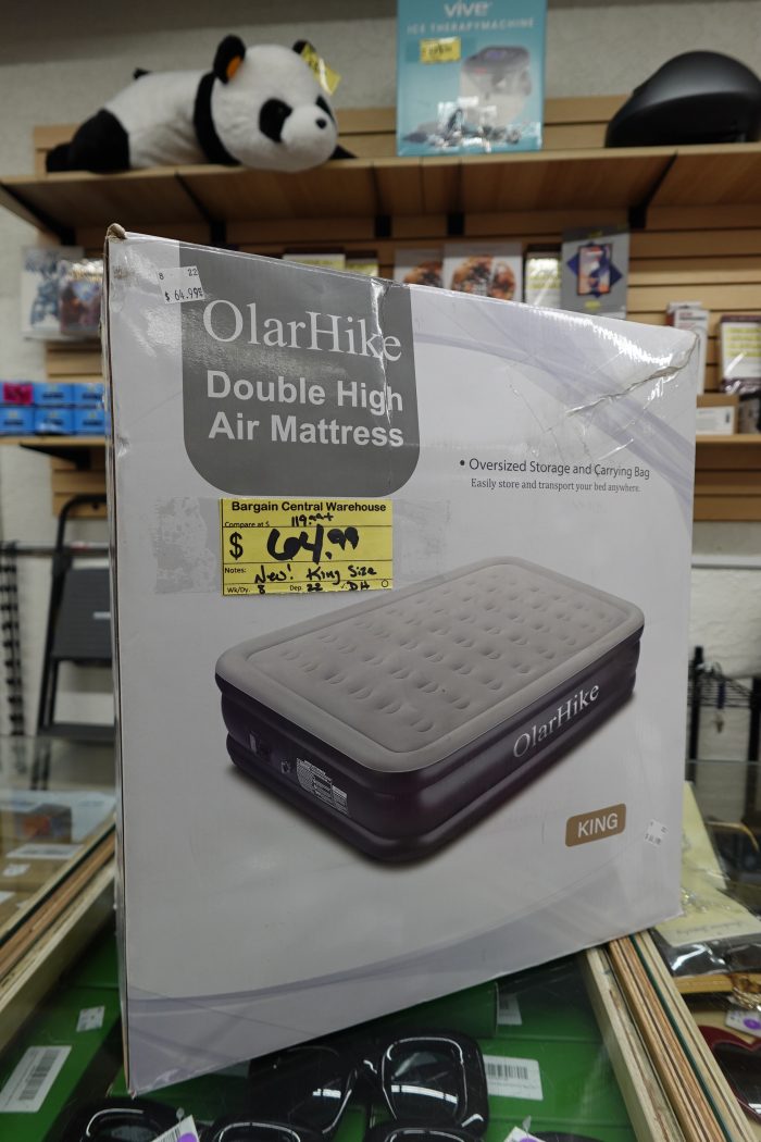 King Size OlarHike Double High Air Mattress With Built-In Pump - Image 2