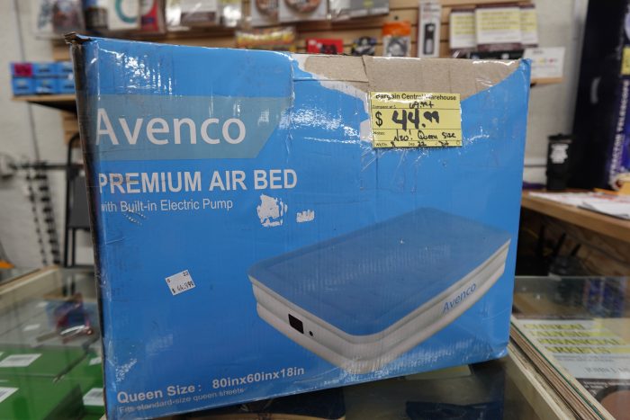 Queen Size 18" Avenco Air Mattress with Built-in Pump - Image 2