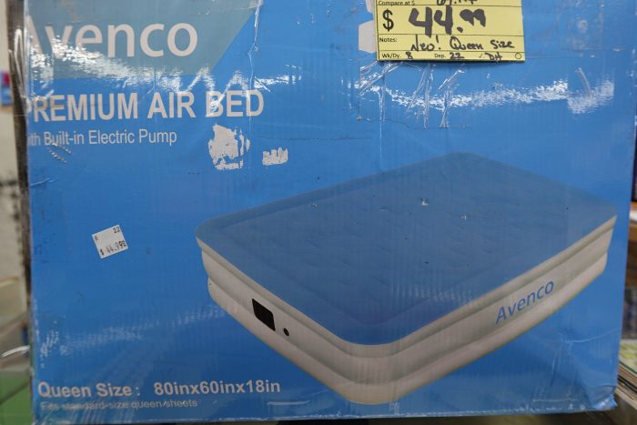 Queen Size 18" Avenco Air Mattress with Built-in Pump - Image 3