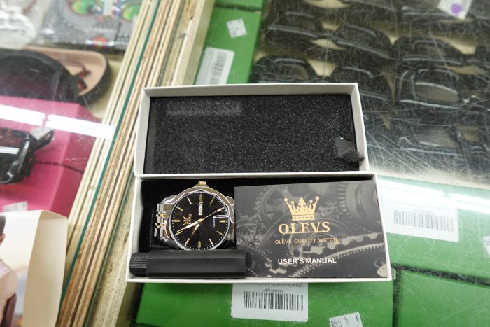 OLEVS Stainless Steel Analog Quartz Watch - Image 5