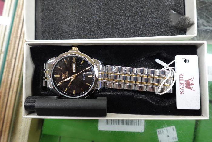 OLEVS Stainless Steel Analog Quartz Watch - Image 6