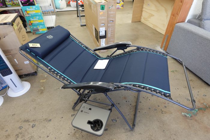 TIMBER RIDGE 33" Wide Oversized Zero Gravity Chair w/ Side Table in Blue (500lb Capacity) - Image 4