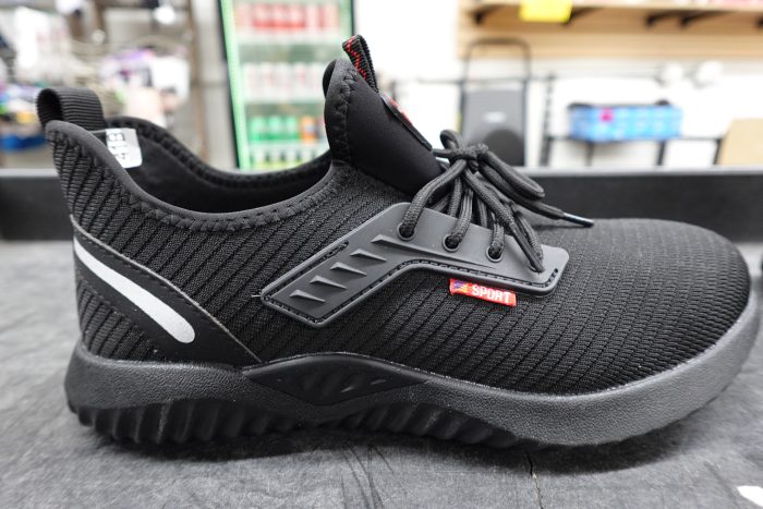 Men's Size 8 - 9 Ulogu Waterproof Steel Toe Non-Slip Shoes - Image 4