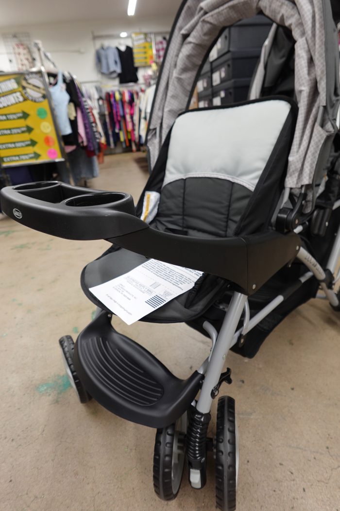 Graco DuoGlider Double Baby Stroller with Tandem Seating - Image 4