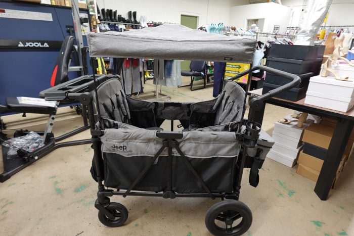 Kid's 4 Seater Jeep Wrangler Deluxe Stroller Wagon - Image 2