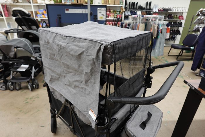 Kid's 4 Seater Jeep Wrangler Deluxe Stroller Wagon - Image 9