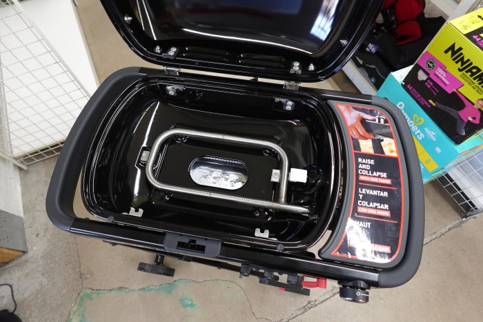 Weber Traveler 11000 BTU Portable Gas Grill with Single Burner - Image 9