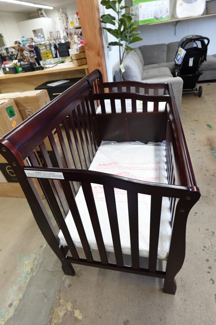 BRAND NEW! 4-in-1 Dream On Me Jayden Convertible Baby Crib and Changer in Espresso - Image 5