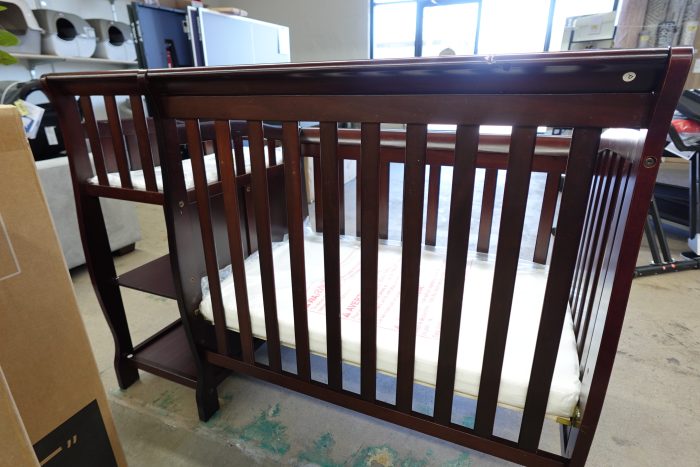 BRAND NEW! 4-in-1 Dream On Me Jayden Convertible Baby Crib and Changer in Espresso - Image 6