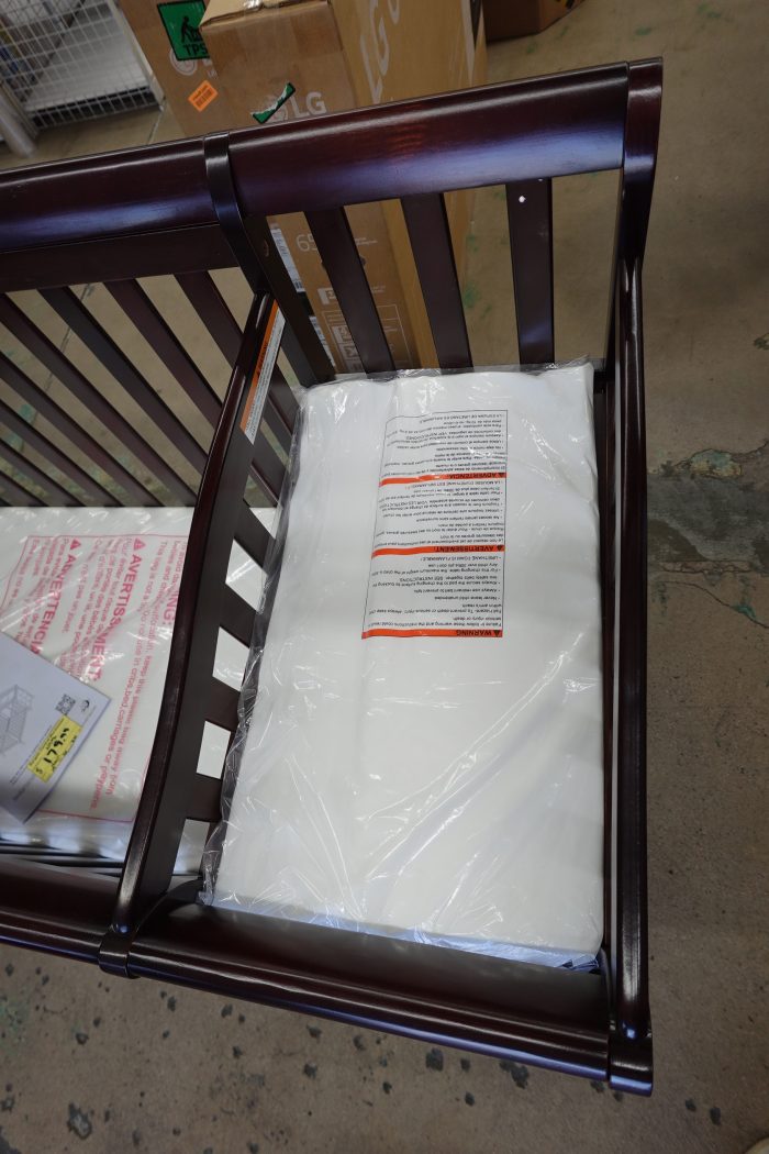 BRAND NEW! 4-in-1 Dream On Me Jayden Convertible Baby Crib and Changer in Espresso - Image 8