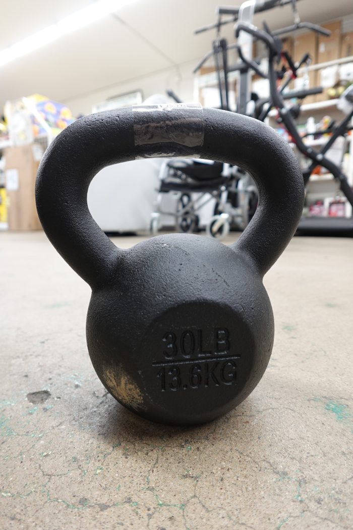 30lb Solid Cast Iron Single Kettlebell Weight - Image 2