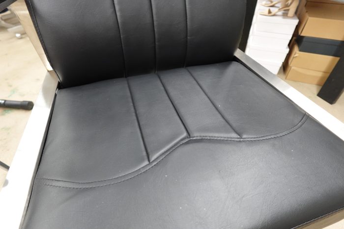 Heavy Duty Reclining Barber / Salon Chair with 360° Rotation and Pump - Image 4